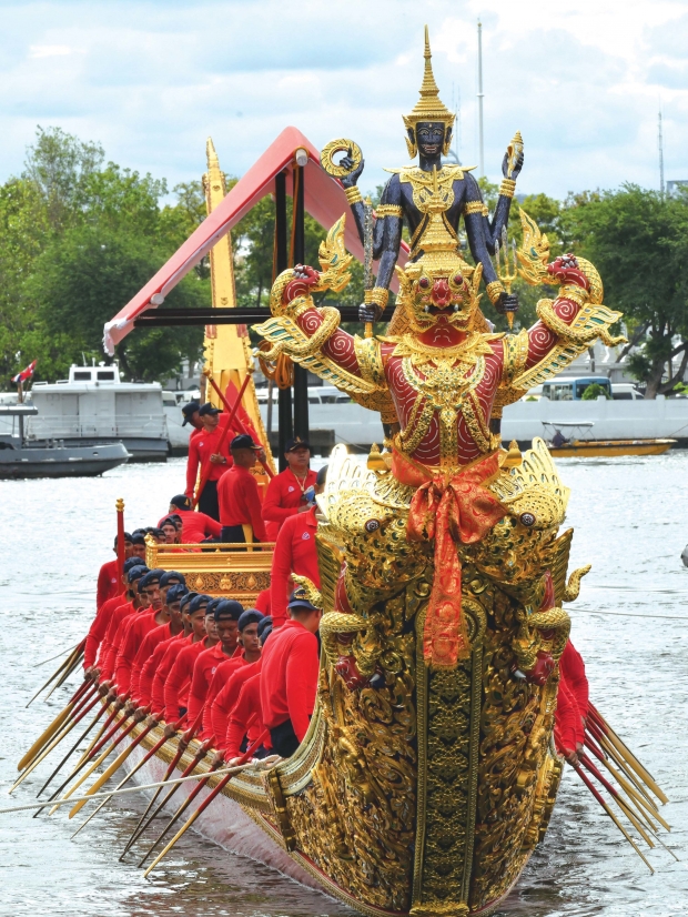 ที่มาของคติสัญลักษณ์ “ครุฑ” และ “นาค” ในโขนเรือพระราชพิธี