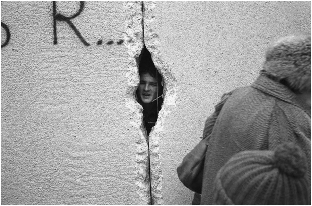 ย้อนดูภาพประวัติศาสตร์การล่มสลายของกำแพงเบอร์ลิน