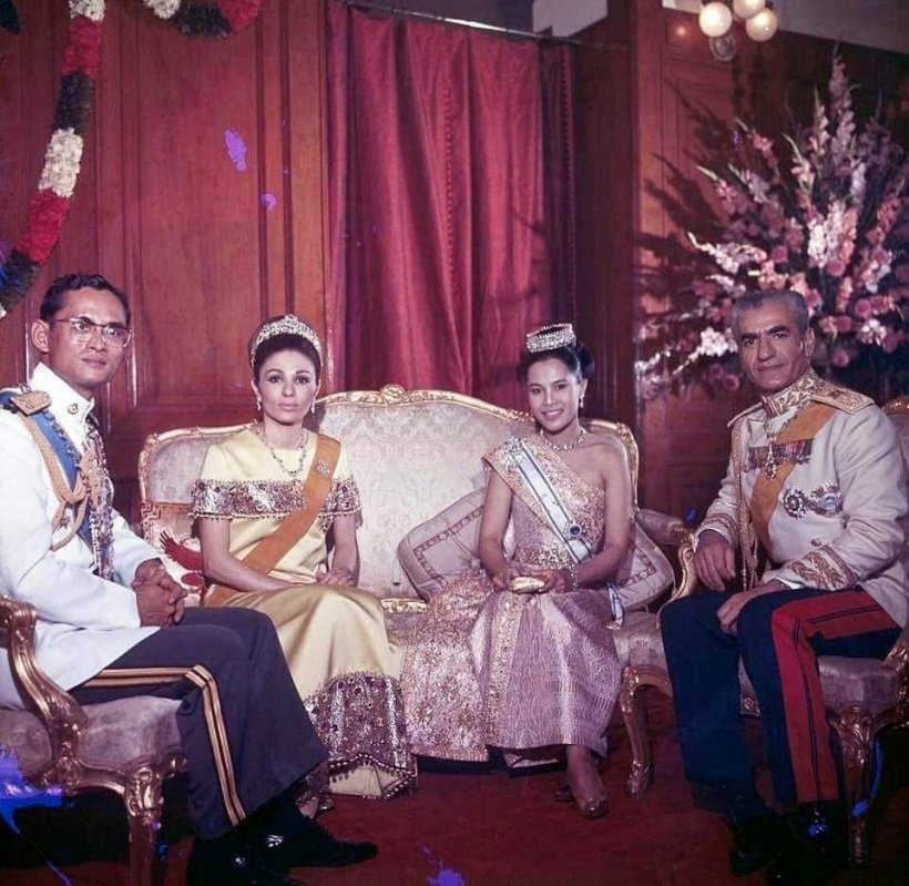 หาดูยาก! เปิดภาพราชวงศ์สุดท้ายอิหร่าน ก่อนโดนโค่นล้ม