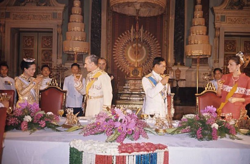 หาดูยาก! เปิดภาพราชวงศ์สุดท้ายอิหร่าน ก่อนโดนโค่นล้ม